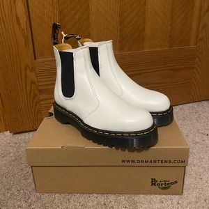 NWT Dr Martin Bex Chelsea Boots